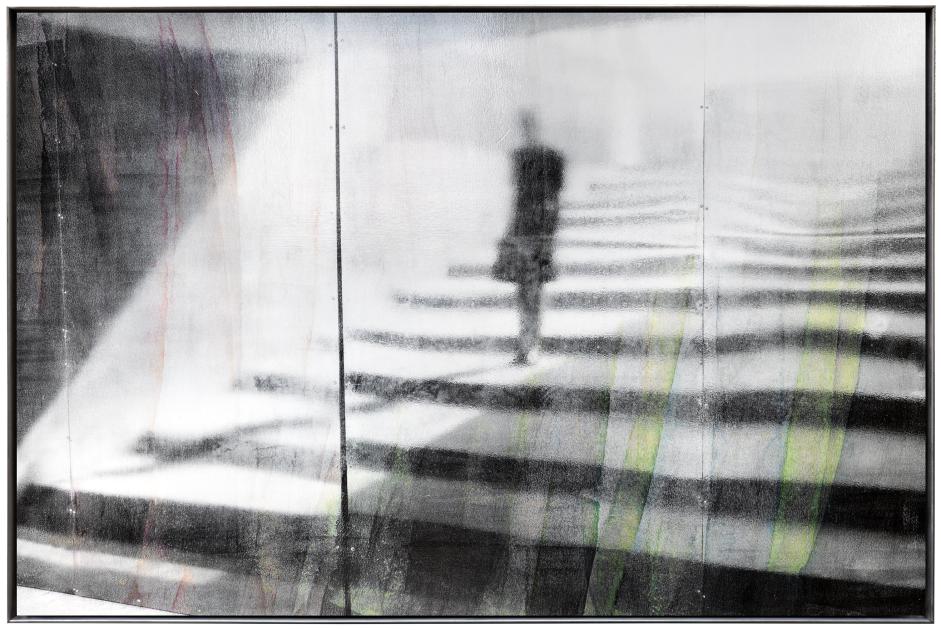 Birgit Graschopf, Juscelino / Versus, 2025, Fotografie auf Aquarellpapier, handkoloriert und lackiert, Edelstahlrahmen, 56 x 83 cm, Unikat