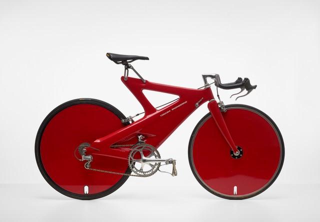 rotes Straßenrennrad