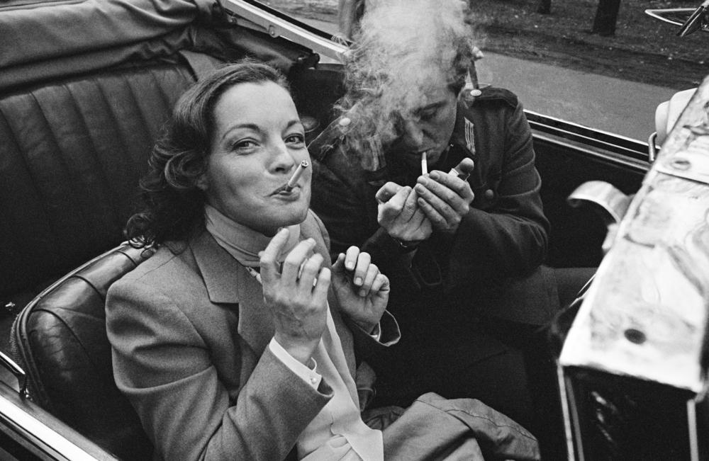 Robert Lebeck "Romy Schneider mit Vadim Glowna am Set", 1976