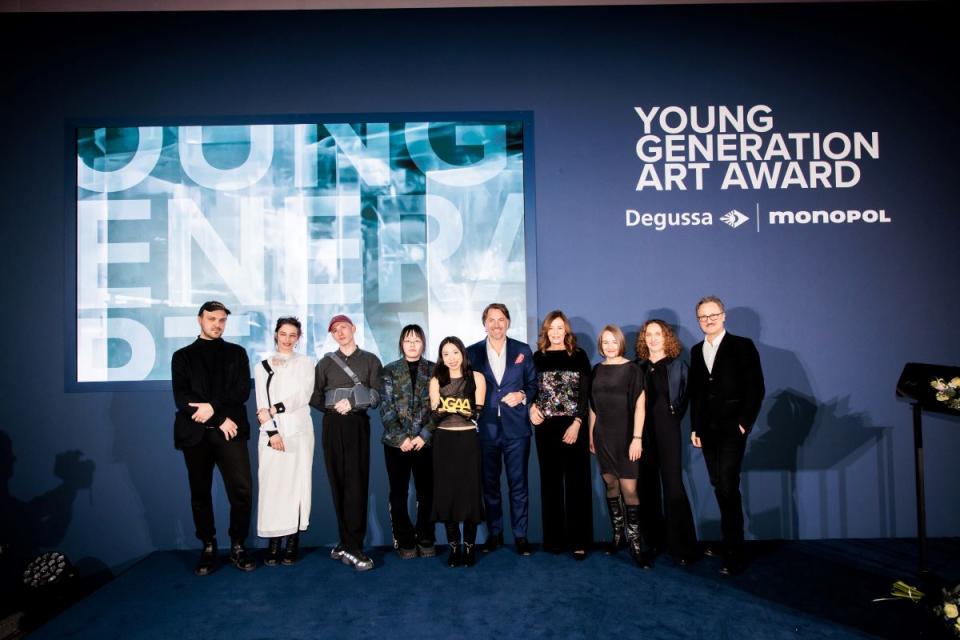 Die Verleihung des ersten Young Generation Art Award an die Künstlerin Thuy Tien Nguyen
