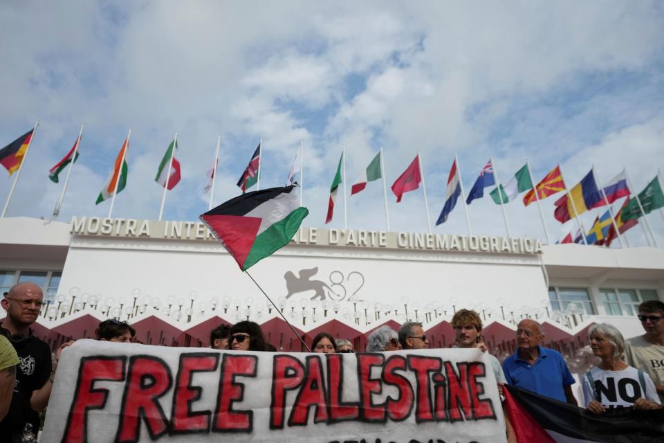 Propalästinenische Demonstranten während der 82. Ausgabe der Filmfestspiele von Venedig, 2025