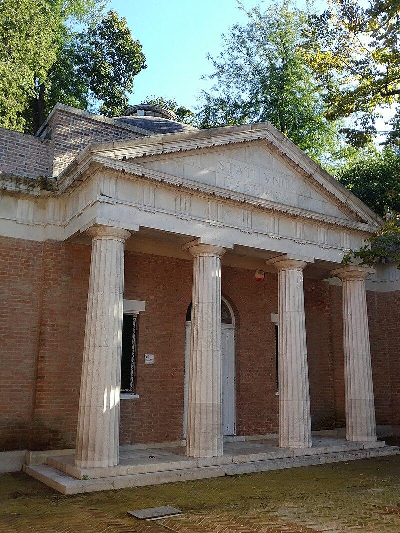 Der US-Pavillon in den Giardini in Venedig