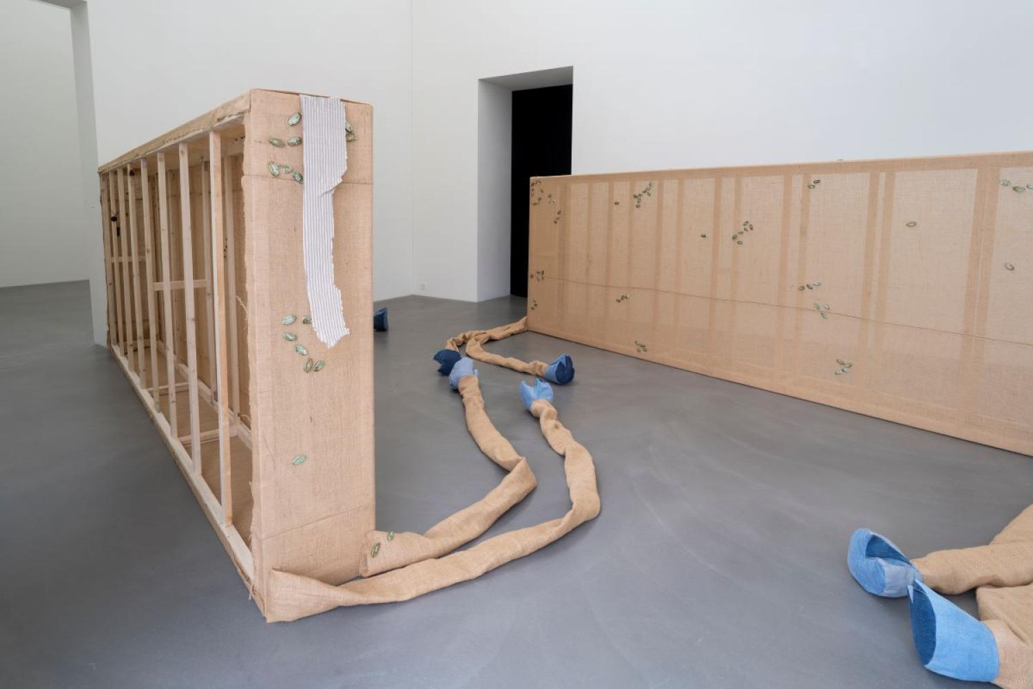 Virginie Sistek "Resurrection Ranch", 2024, Ausstellungsansicht Plattform24, Kunstmuseum Appenzell