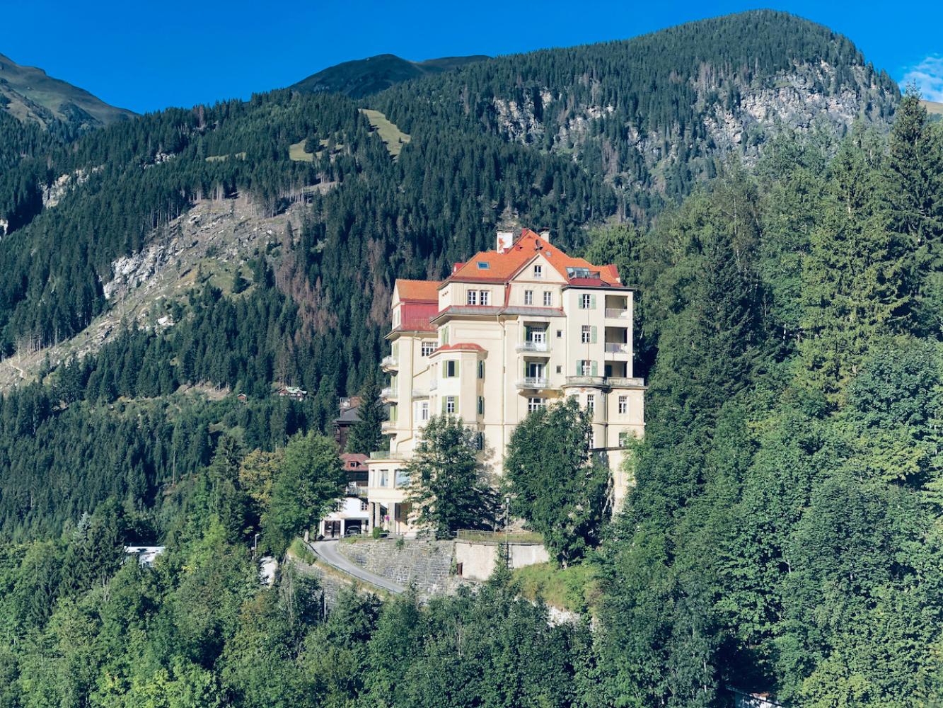 Location der Positions: Das leerstehende Hotel Astoria in Bad Gastein