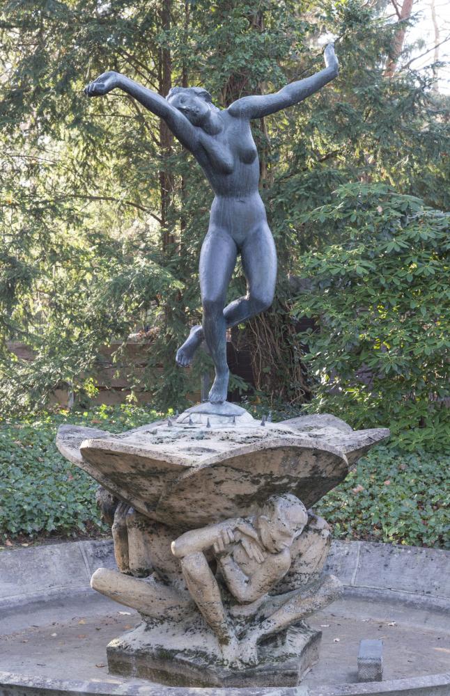 Georg Kolbe "Tänzerinnen-Brunnen", 1922