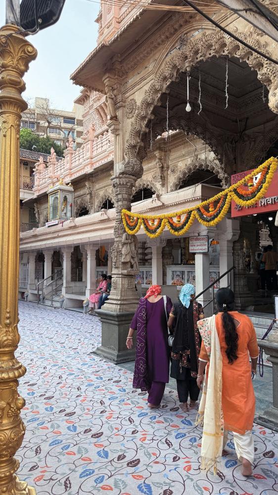 Eine Kindheitserinnerung für Gupta: Der Besuch im hinduistischen Tempel