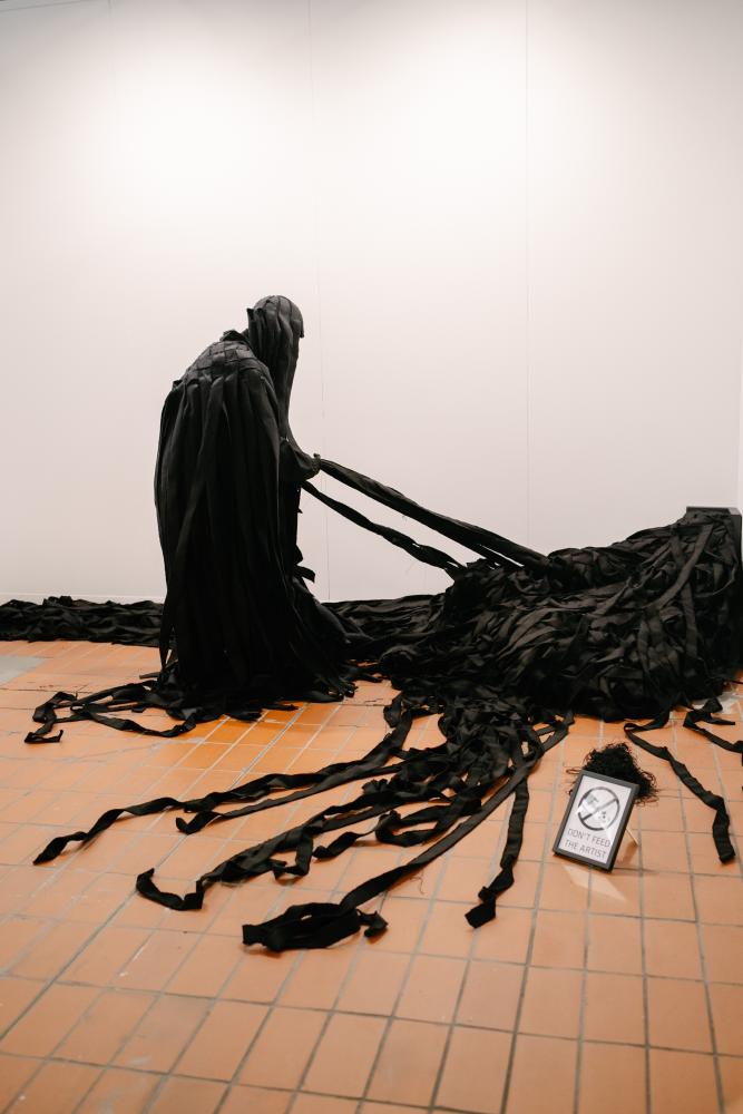 Designerin Esther Perbandt auf der Positions Berlin Art Fair