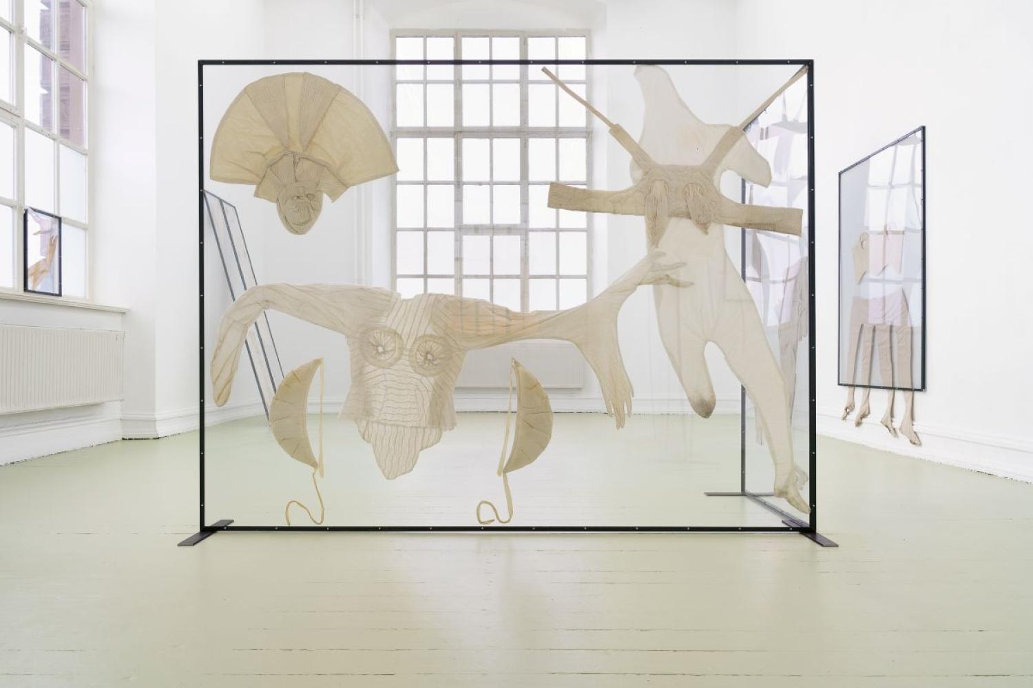 Emmélie Lempert "hide, seek, hide", 2024, Installationsansicht Kunstakademie Köln