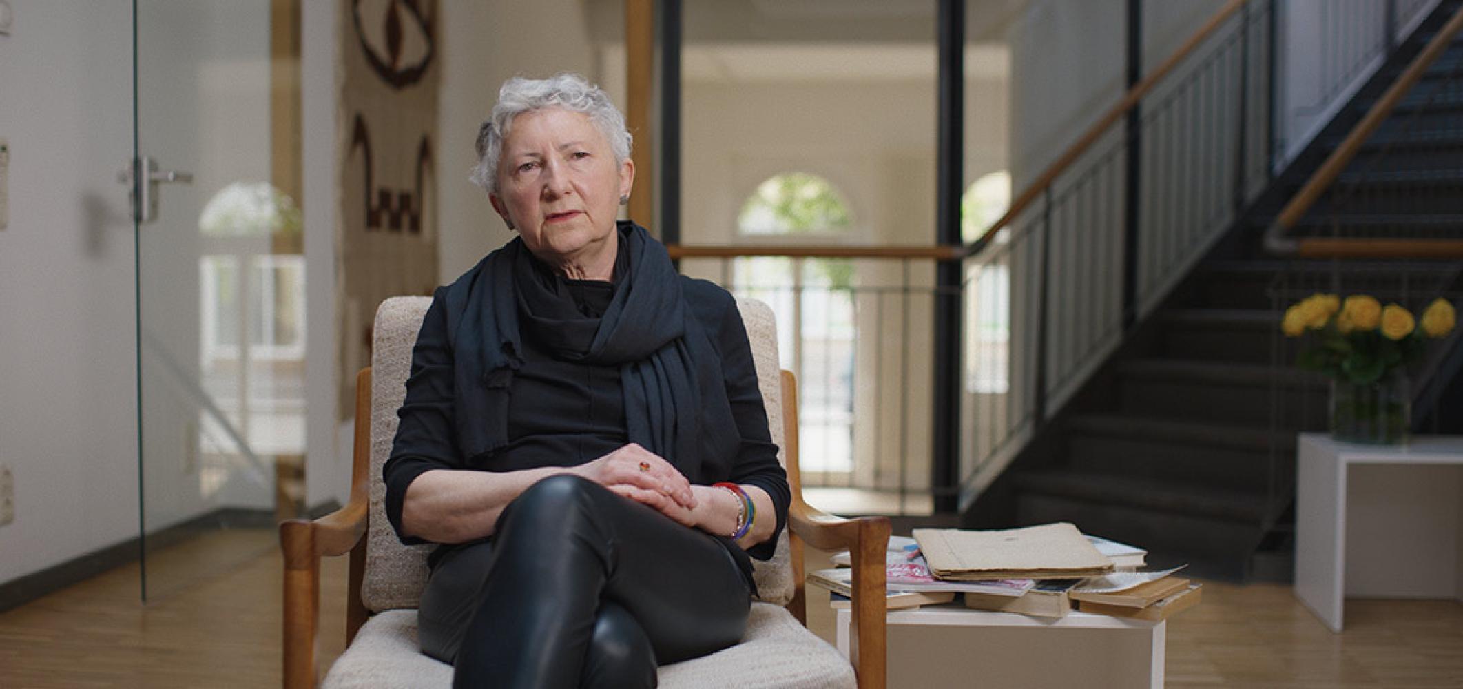 Künstlerin Gabriele Stötzer in "Die Unbeugsamen 2", 2024